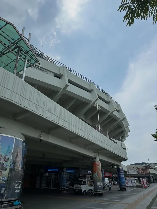올해가 마지막인  잠실야구장  굿바이 👋#잠실야구장 #롯데자이언츠 무리하면서 야구관람은 잠시 휴식