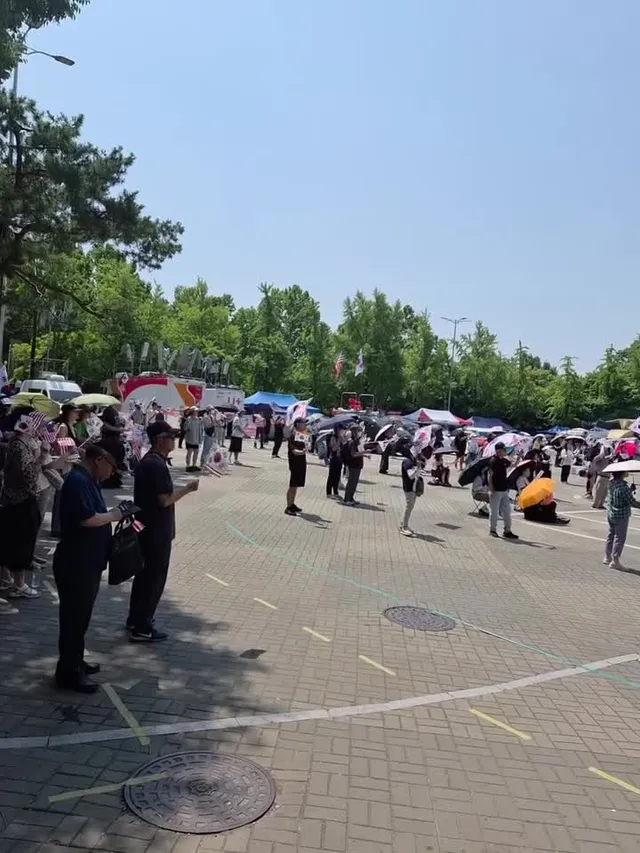 안녕하세요?

오늘 새벽 5시 10분에 회사에 도착해서 내부 일하고 운동하고 자리에 앉았네요. 주말에 올공을 6시간찍
아이들과 있다가 든 생각을