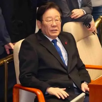 🚨윤석열 대통령의 계엄은 옳았다🚨

📌 국가 위기 상황
- 야당의 잇따른 탄핵 추진과 국정 운영 방해로 국가 기능마비
- 이를 “자유민주주
