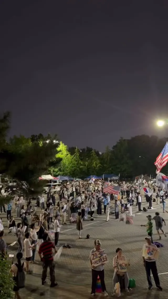 6월의 마지막날 올림픽공원🇰🇷
평일저녁도 뜨겁다❤️‍🔥

또 선택적 분노에 역겨움이 올라온다
내로남불 얼탱이가 없다

곧 한 달이 다되어가