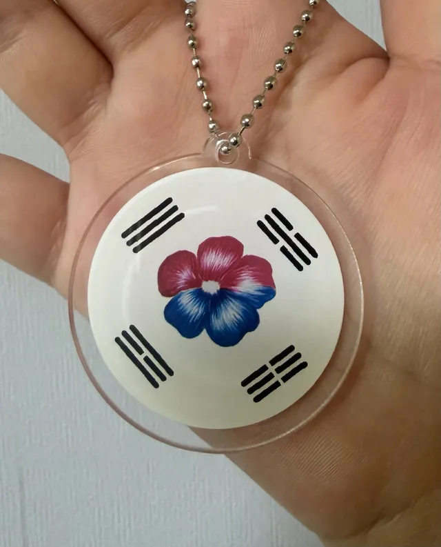 내일 목요일 키링 50개 들고갑니다
2-5근처 그림존에 있을예정
작업중일테니 와서 무궁화 라고 속삭여주세요▓