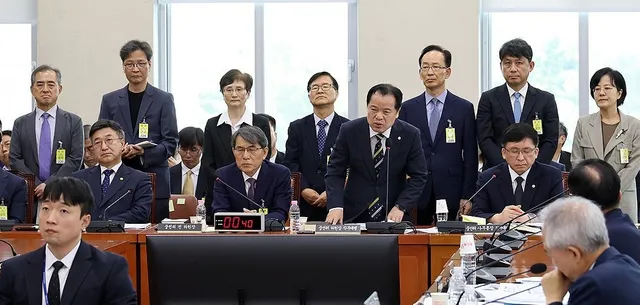 선관위 "잠실 보관 투표함·투표용지 공개 검증 찬성"

중앙선거관리위원회가 서울 송파구 올림픽공원 핸드볼경기장에 보관 중인 투표함과 투표용지를 