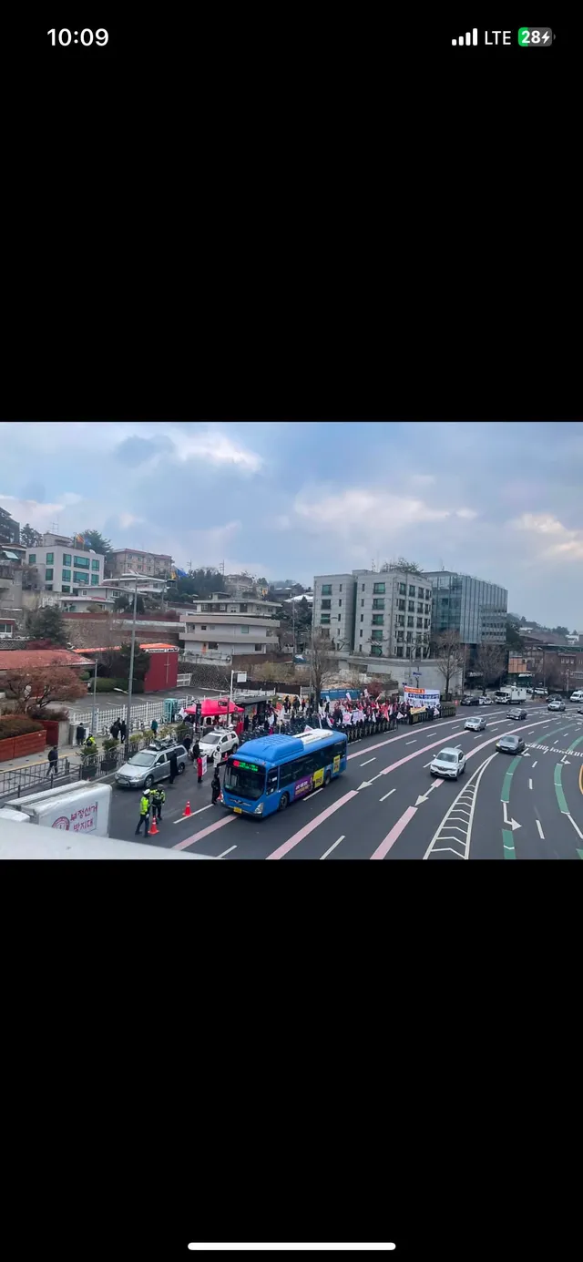 황교안 및 부방대 및 자혁당을 아무리 공격해도 타격감없는이유.
내가 청년들 아무도 없을때 부방대 집회나가봣잖아? 
그때 황대표님이랑 어르신들 뿐