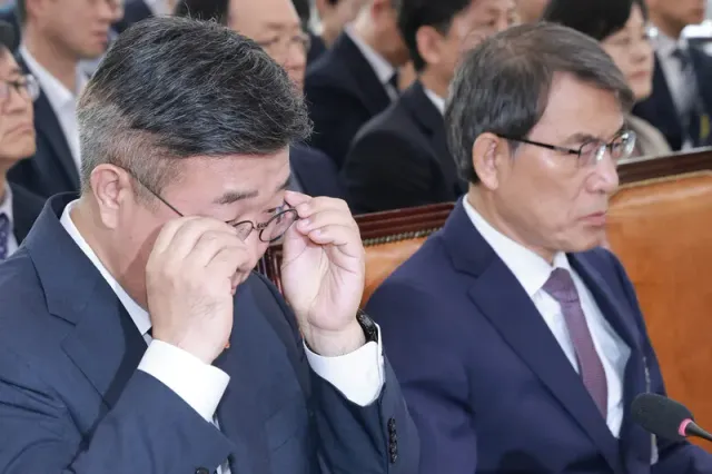 선관위 “여야·시민단체 입회하에 송파구 투표함 공개 검증 찬성”

중앙선거관리위원회가 1일 6·3 지방선거 이후 26일째 서울 송파구 올림픽공원