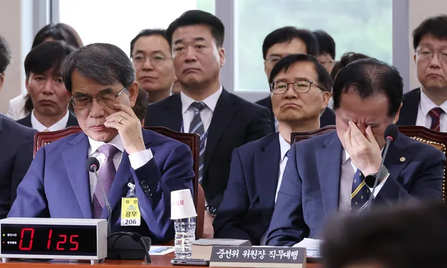 여야 “선관위 자료제출도 엉망”… 노태악 “사전선거 개선 필요”

여야는 1일 투표용지 부족 사태의 진상규명을 위한 국정조사에서 중앙선거관리위원