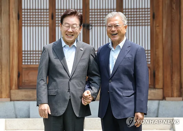 [연합뉴스 이 시각 헤드라인] - 18:00

■ 李대통령·文 前대통령, '민주진영 단합·국민 통합' 공감대