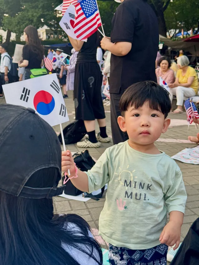 아이들도 함께 할수있는 평화로운 올공🇰🇷
아닌걸 아니라고 말할수 있는 용기!!!!

자유민주주의 대한민국 화이팅🇰🇷🇰🇷🇰🇷🇰🇷