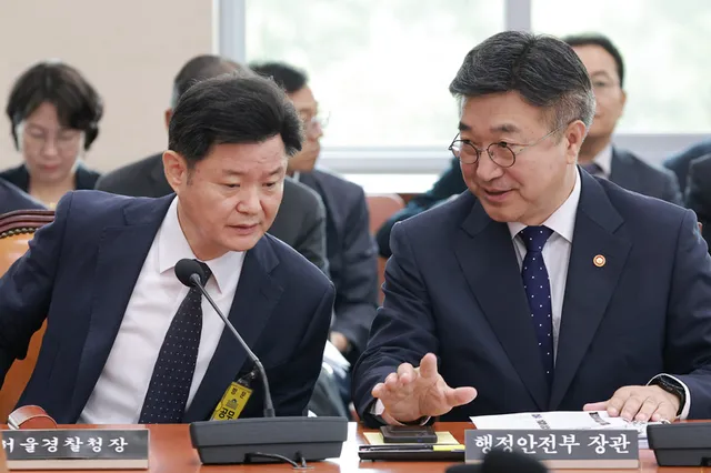 與 "'개표소 봉쇄 시위' 범법행위 왜 안 막나"…박정보 "충돌 우려"

與 "'개표소 봉쇄 시위' 범법행위 왜 안 막나"…박정보 "충돌 우려"