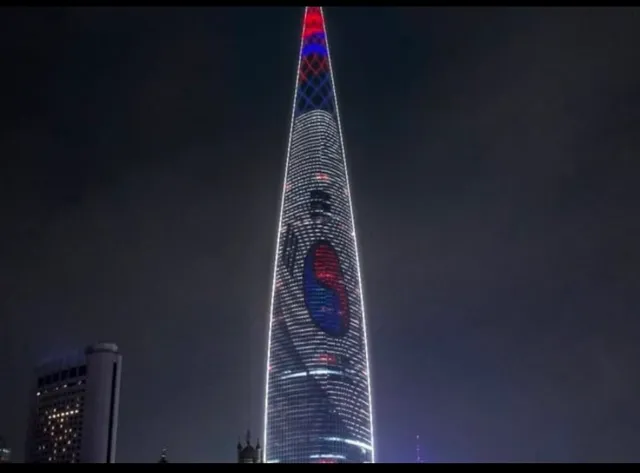 어제 롯데타워 태극기는 
우리의 권리회복 ‘참정권‘을 응원한게 아니라 

’현충일’을 기리는 의미였답니다. 오늘밤에도 태극기 기원한다 롯데타워 