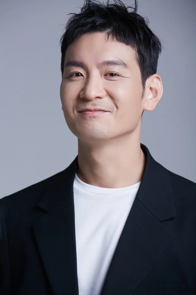 두산베어스 2일(목) 잠실야구장에서 열리는 롯데자이언츠와 정규시즌 맞대결 승리 기원 시구의 주인공은 개그맨 정성호입니다. https://t.co