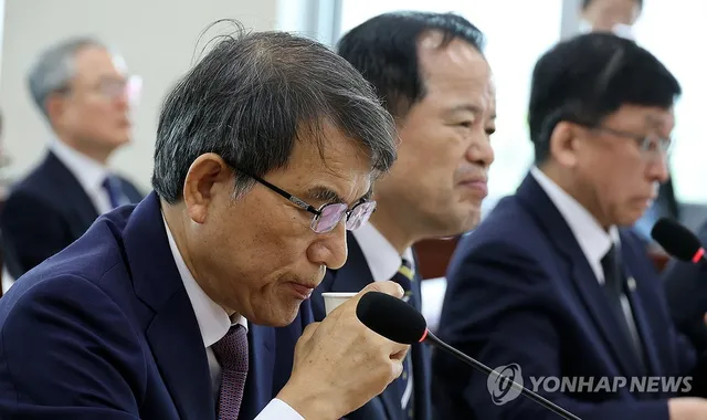 국힘 "투표지 부족 때 뭐했나"…행안장관 "선거 개입하란 거냐"(종합2보...

(서울=연합뉴스) 이정현 조다운 이율립 기자 = 여야는 1일 국