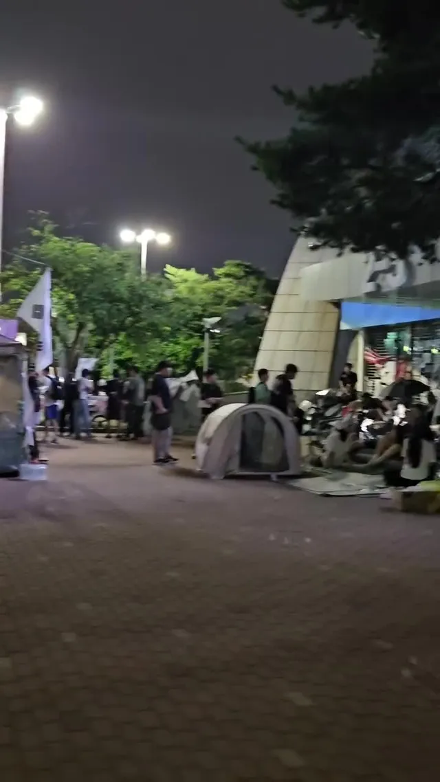 2-3 사람 많이 가야할거 같아요