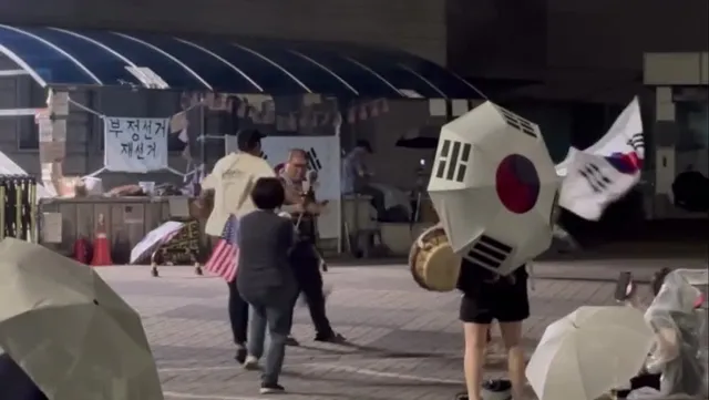 재명이 발로 까이고 싶지 않다면 
재선거해라 .
