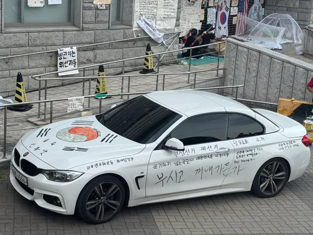 나 근데 이분 진짜 대단한거같아

내가 3주동안 4번 왔는데
올때 마다 계셔 ,,,

멋있다
나도 돈벌면 저렇게🥺
사진은 7/1 저녁!