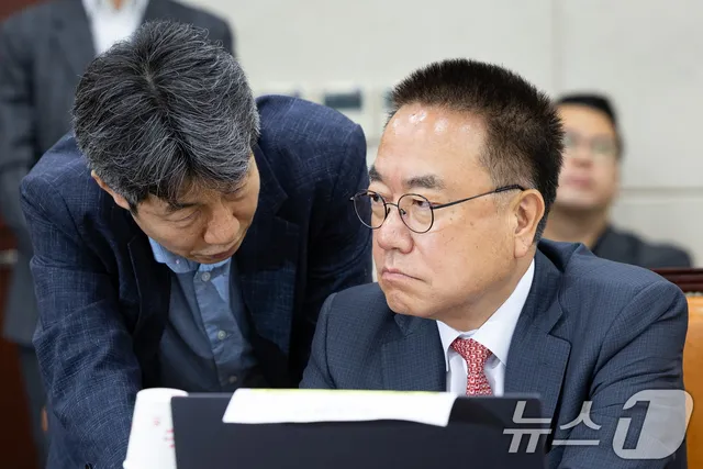 국조특위, 오늘 잠실 올공·송파선관위 현장 조사

시위대와 충돌 우려로 조사방식 두고 여야간 이견도 국회 6·3 지방선거 투표용지 부족 사태 국