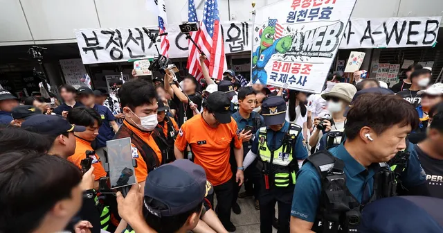 국조특위 현장 조사 앞두고 ‘잠실 개표소’ 시위대 몸싸움

국조특위 현장 조사 앞두고 잠실 개표소 시위대 몸싸움