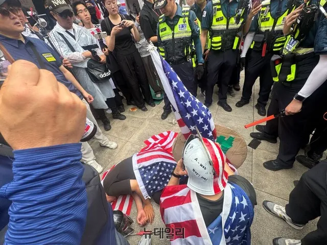 올림픽공원 집회 현장서 남성 2명 쓰러져 … 병원으로 이송

투표용지 부족 사태로 촉발된 잠실개표소 집회가 28일째 이어지는 가운데 현장에서 집