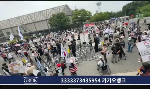 부정선거 AWEB!!!!
국제수사 AWEB!!!!

현재 구호 통일됐습니다.

------

이순간까지도 사실을 섞어 갈라치도록
구호가 다르다며