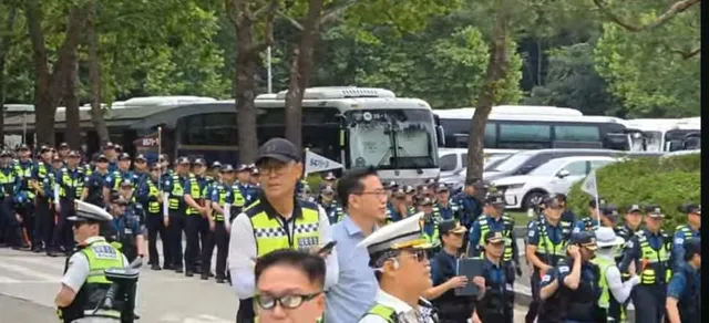 7월2일 12시:26분 경찰 대거투입