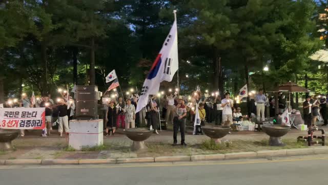 시민집회 4회를 무사히 마쳤습니다.
다음 집회는 7월 4일(토) 18:00~20:00 강대 후문에서 진행됩니다.
현재 올림픽공원 상황도 심상치 