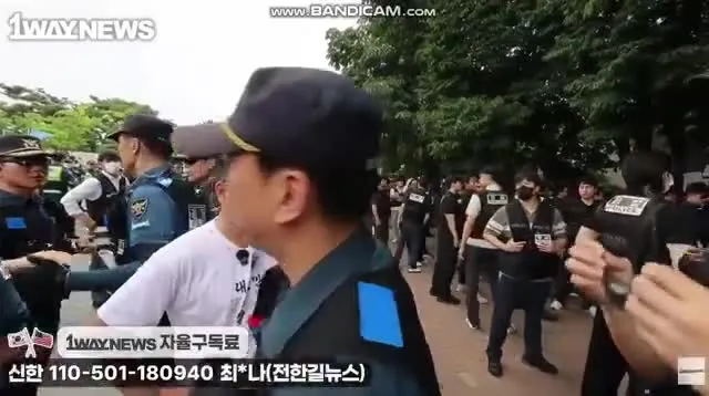 결국 김현태는 장동혁이 상중이라는걸 
알고 있다는 얘기이고 그럼에도 
당장 나오라는 주장을 하고 있는 것이다. 
(각자 사정은 누구나 있으니 내