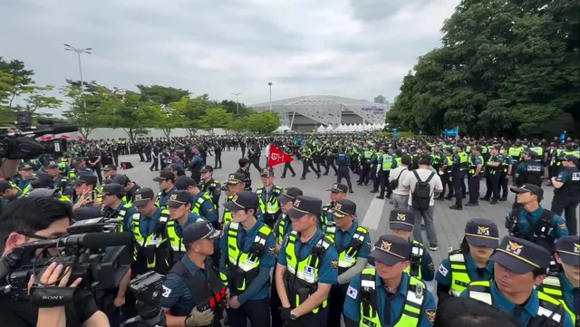 pm 1:29 실시간 올공 
경찰배치 상황입니다