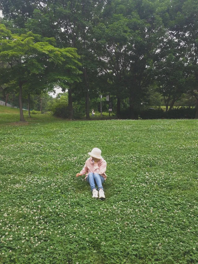 🌳🌳🌳

26년5월27일

#올림픽공원 
#나홀로나무
 

울적하고 
답답할땐

산 ⛰️ 대신
올림픽공원이 있어 
다행이다♡

막  걸어도