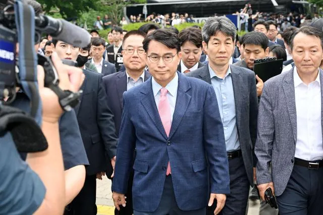 선관위 국조특위, 봉쇄 27일 만에 올림픽공원 개표소 진입…"공개 재검...

6·3 지방선거에서 발생한 투표용지 부족 사태에 대한 진상을 규명