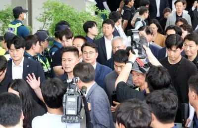 [종합] 국조특위, 잠실 개표소 봉쇄 27일만 진입·현장검증…시위는 계...

[서울=뉴스핌] 고다연 기자 = 6.3 지방선거 투표용지 부족사태
