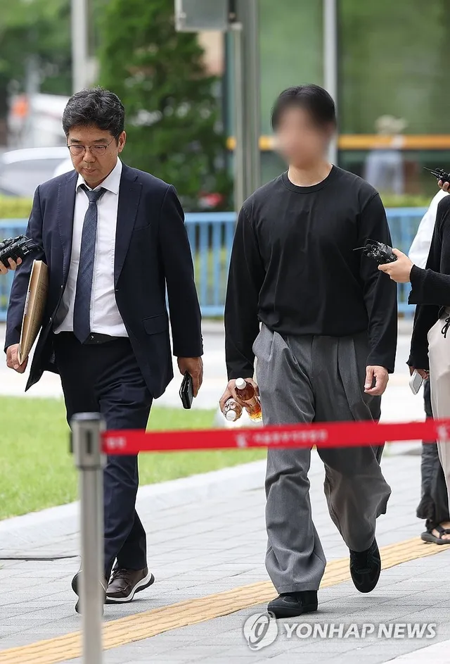 '개표소 시위' 경찰관 폭행 20대 영장실질심사

(서울=연합뉴스) 이지은 기자 = 잠실 개표소 봉쇄 시위 첫날 경찰관을 폭행한 혐의를 받는 2