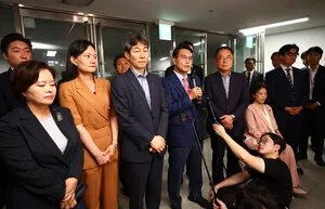 국조특위, 잠실개표소 27일 만에 진입…결국 '빈손'

[뉴스웍스=원성훈 기자] 국회 6·3 지방선거 투표용지 부족 사태 국정조사특별위원회(국조