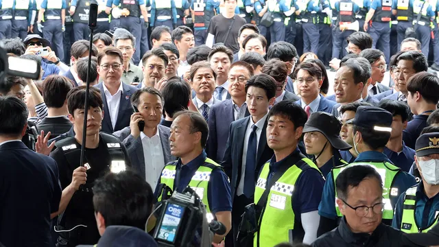 [뉴스퀘어 2PM] 27일 만에 문 열린 잠실개표소...국정조사 특위 진입

■ 진행 : 이승민 앵커, 나경철 앵커■ 출연 : 손정혜 변호사, 
