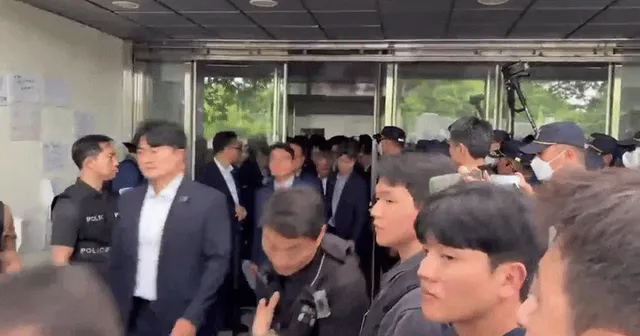 27일 만에 열렸는데… 국조특위, ‘잠실 개표소’ 현장 검증 35분 만에 ...

27일 만에 열렸는데 국조특위, 잠실 개표소 현장 검증 35분
