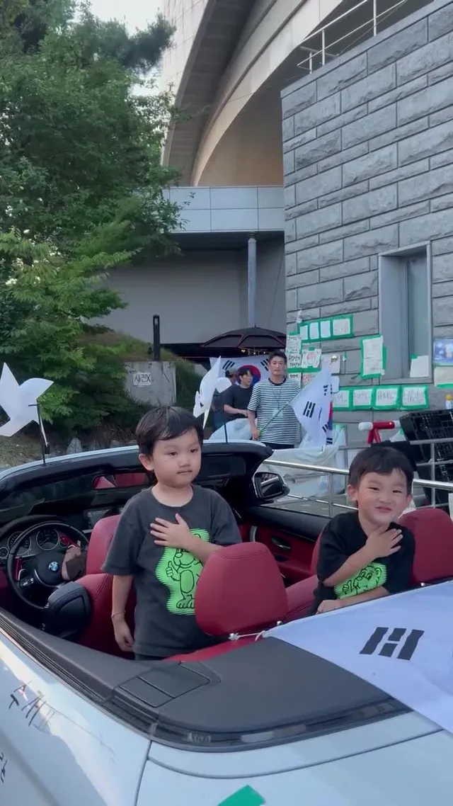 우리 애들 올공에 가면 차 언제든지 열어줄테니
놀러오라던 선한 사람,
차 망가질까봐 내가 계속 걱정하는데도
그냥 청소하면 된다고 놔두라던 선한 