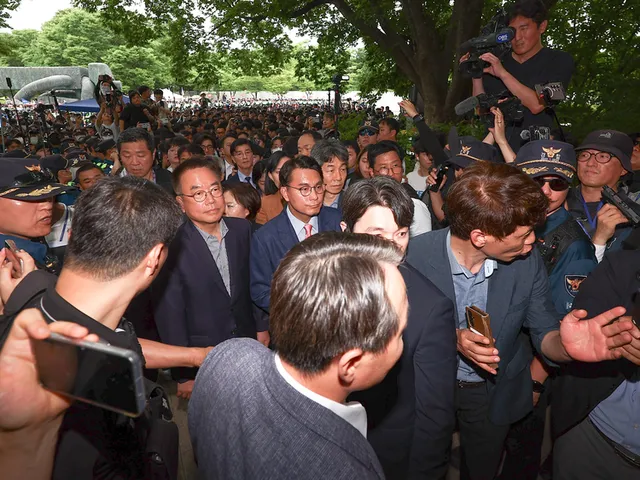 국조특위, 올림픽공원 개표장 현장검증…투표함 보관 상태만 점검

【 청년일보 】 국회 6·3 지방선거 투표용지 부족 사태 국정조사특별위원회(국조