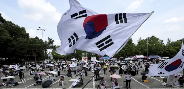 평일엔 일상, 주말엔 ‘재선거’…홍대로 옮겨간 청년 집회 [잠실 개표...

▲1일 오후 서울 송파구 올림픽공원 핸드볼경기장 인근에서 6·3 지