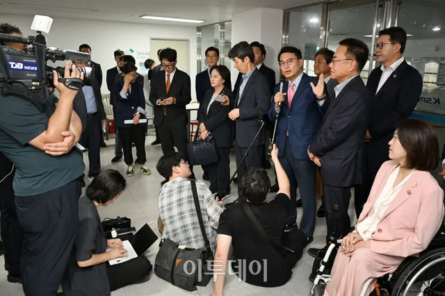 투표용지 부족에서 개표소 봉쇄까지…한 달간 무슨 일 있었나 [잠실 개...

▲국회 전국동시지방선거 투표용지 부족 사태 등 국민 참정권 침해 진