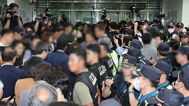 국조특위, 잠실개표소 27일 만에 봉쇄 뚫고 현장 조사

지난 6·3 지방선거 투표용지 부족 사태를 조사하는 국회 국정조사특별위원회가 오늘 송파