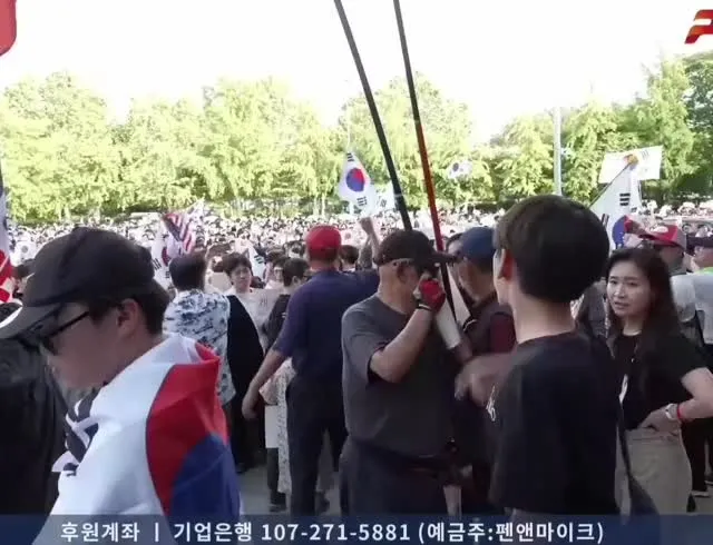진짜 성조기 보니까 개발작하네 빨갱이들 ㅋㅋㅋㅋ