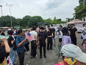 [현장] "A-WEB은 尹 대통령도 언급했는데"… 올공 2-1 출입구서 벌어진 ...

[천지일보=홍보영 기자] 국회 6.3 지방선거 투표용지 