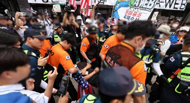 국조특위 현장검증 앞두고 '송파 개표소' 앞 집회 참가자 충돌... 2명 이...

지방선거 투표용지 부족 사태 국조특위의 현장검증을 앞두고 개
