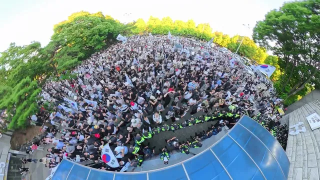 빠르면 금요일, 늦어도 토요일부터는 합법적으로 드론 비행이 가능하다.
그전까지는 불법이라 못날림ㅠ