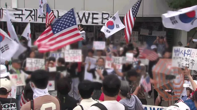 다시 긴장 감돈 올림픽공원…시위대 고성·몸싸움

[앵커] 현장 조사는 결국 했지만, 과정은 순탄치 않았습니다. 집회 참가자들이 몰려와 고성 속에