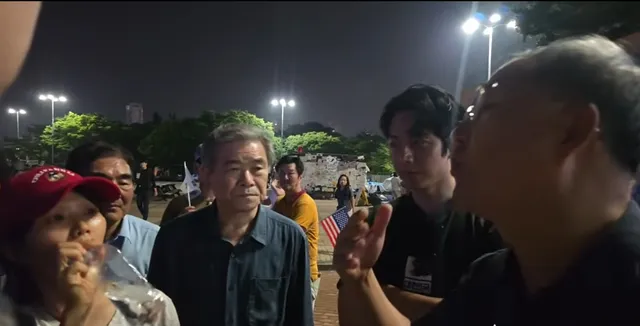 올공에 아프신분들이 너무 많은거같네
A-WEB는 몸통이 아니라 꼬리라서 몸통인 선관위를 조져야 된다
그럼 A-WEB은 알아서 조저진다는데도

그