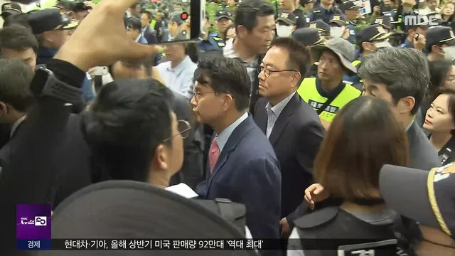 27일 만에 뚫렸다‥잠실 개표소 진입 '현장검증'

투표용지 부족 사태 진상규명을 위한 국회 국정조사 특별위원회가 오늘 잠실 개표소에 들어가 현