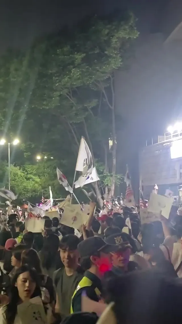 6.3 부정선거 사태가 일어나고 한달째
올공에는 더많은 사람들이 모였습니다!
얼마나 많은 국민들이 화가나고 또 깨어났는지
이 사태가 뭍히지않도록