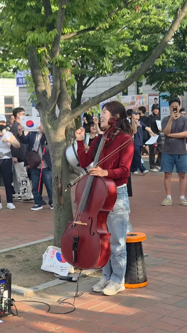 경고합니다.

장난으로라도 절 애국보수라 부르지마세요.

전 제 컨텐츠에 정치색 안나타내왔고 앞으로도 그럴 예정입니다.

나라가 망할꺼같아서 나