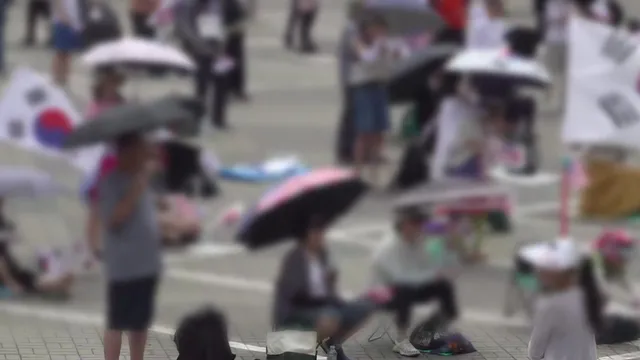 '잠실 개표소' 재봉쇄...체육단체 일터 복귀는 무산

잠실 개표소가 27일 만에 잠시 개방됐다가 다시 봉쇄됐죠.시위 참가자들이 오늘도 출입구를