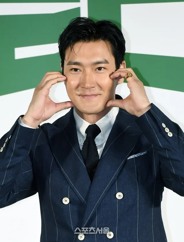‘전한길 러브콜’ 받은 최시원, 또 ‘빛삭’…올림픽공원 추정 사진에...

[스포츠서울 | 배우근 기자] 그룹 슈퍼주니어 멤버 겸 배우 최시원이