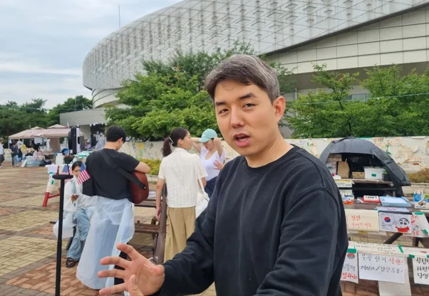 [정치셀럽] 미군 군악대에서 정치 유튜버로… ‘문도날드’가 말하는 대...

인싸잇의 정치 섹션 코너 ‘정치셀럽’은 정치권에서 얼굴과 이름이 알